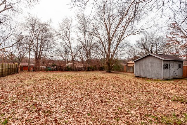 303 Garrett Dr, Nashville, TN 37211