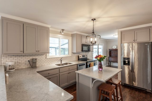 303 Garrett Dr, Nashville, TN 37211