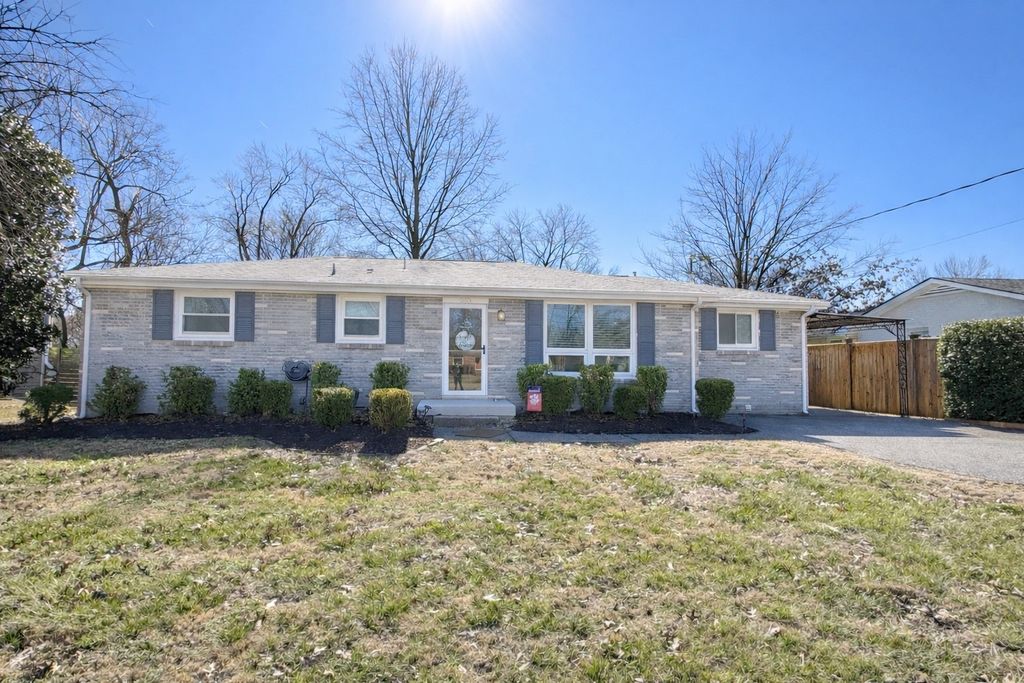 303 Garrett Dr, Nashville, TN 37211