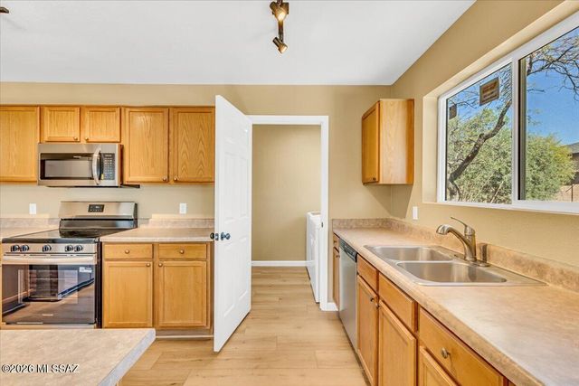 6094 W Echo Crossing Road, Tucson, AZ 85735