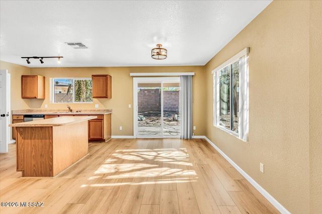 6094 W Echo Crossing Road, Tucson, AZ 85735