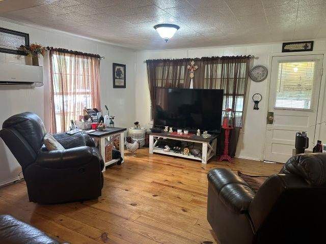 120 Tyner, Overton, TX 75684