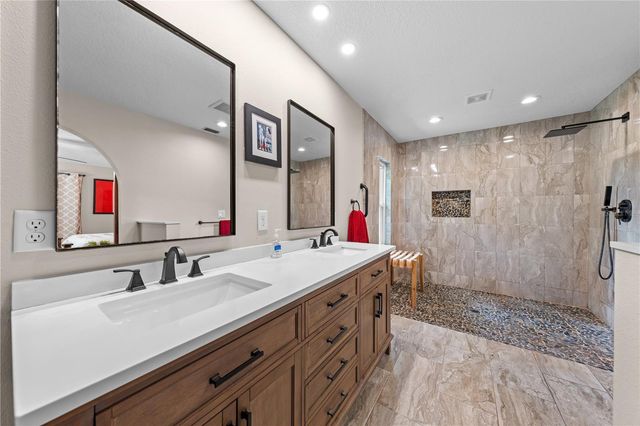 6770 BAY SHORE DRIVE, St Cloud, FL 34771