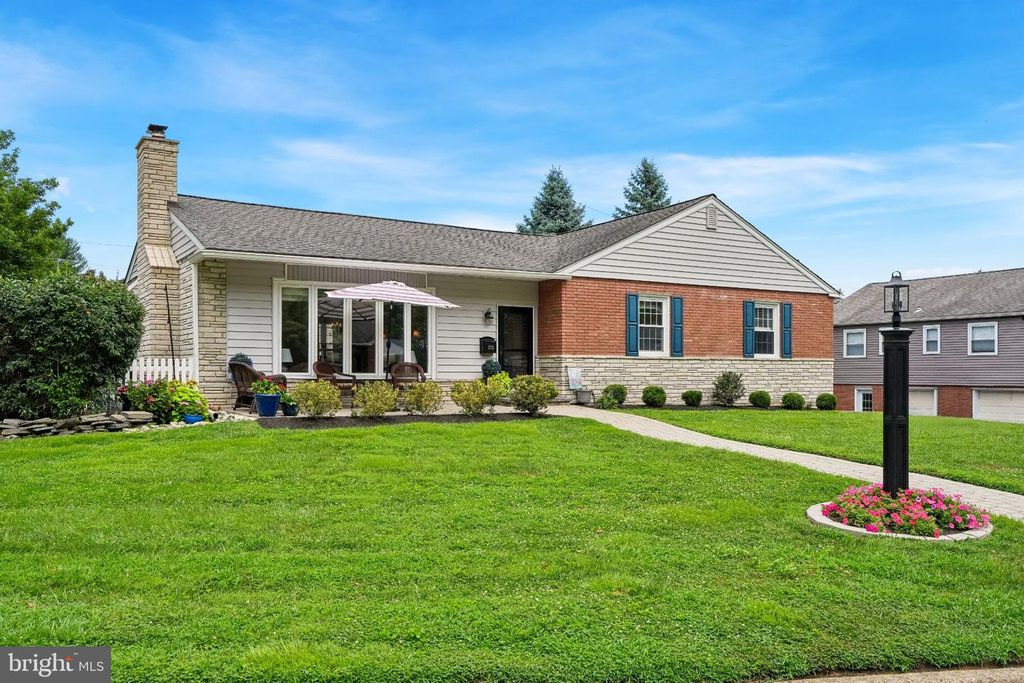 2721 PINE VALLEY LN, ARDMORE, PA 19003 — exterior