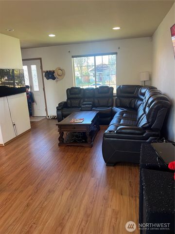 3511 S Sheridan Avenue, Tacoma, WA 98418