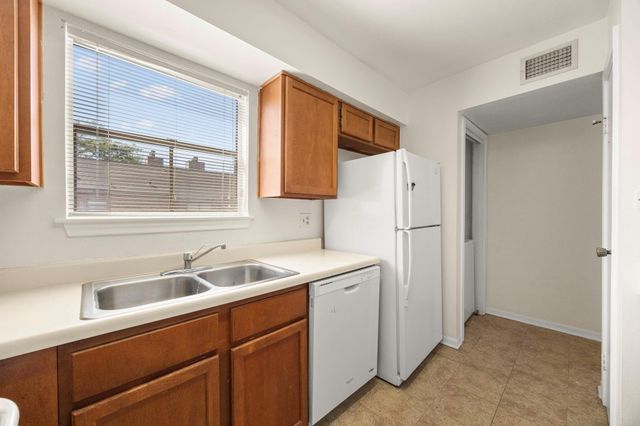 3100 Walnut Bend Lane 120, Houston, TX 77042