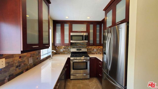 7320 Balboa Boulevard 123, Van Nuys (los Angeles), CA 91406
