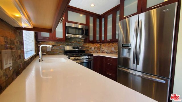 7320 Balboa Boulevard 123, Van Nuys (los Angeles), CA 91406