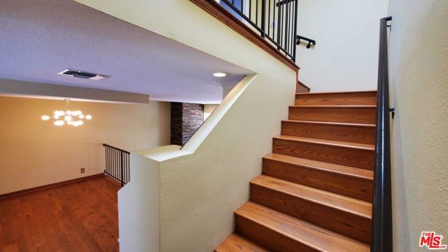 7320 Balboa Boulevard 123, Van Nuys (los Angeles), CA 91406