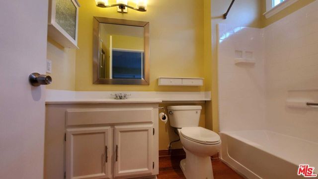7320 Balboa Boulevard 123, Van Nuys (los Angeles), CA 91406