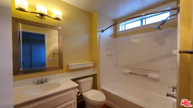 7320 Balboa Boulevard 123, Van Nuys (los Angeles), CA 91406