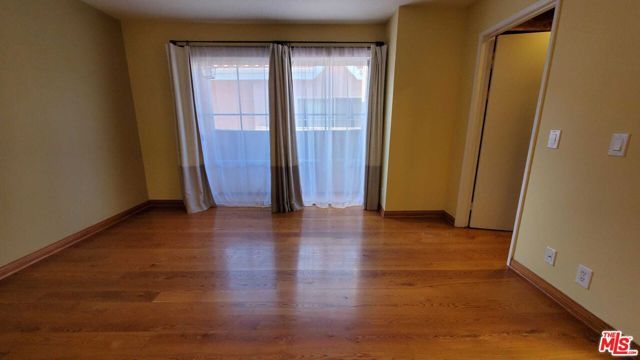 7320 Balboa Boulevard 123, Van Nuys (los Angeles), CA 91406