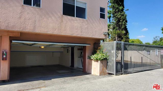 7320 Balboa Boulevard 123, Van Nuys (los Angeles), CA 91406
