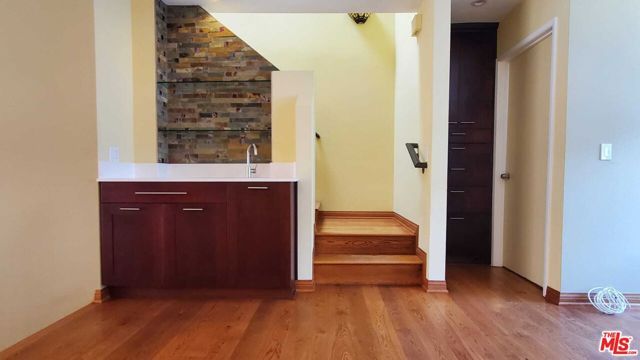 7320 Balboa Boulevard 123, Van Nuys (los Angeles), CA 91406