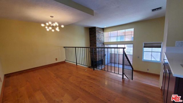 7320 Balboa Boulevard 123, Van Nuys (los Angeles), CA 91406
