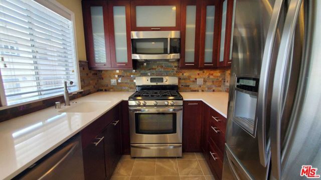 7320 Balboa Boulevard 123, Van Nuys (los Angeles), CA 91406