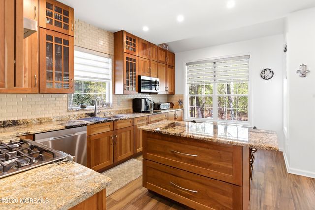 16 Samantha Drive, Morganville, NJ 07751