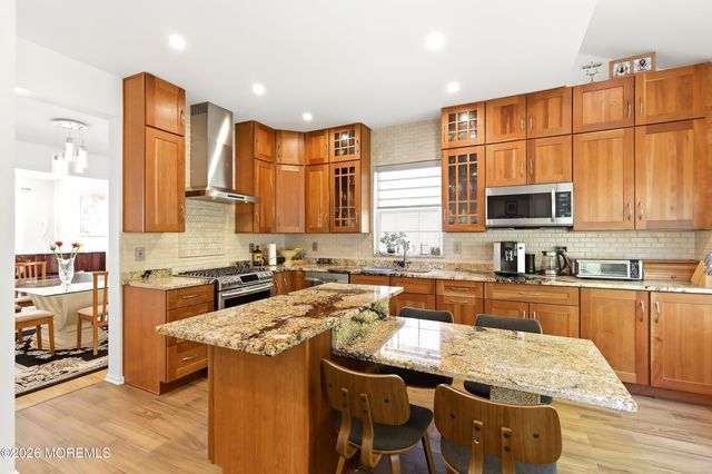 16 Samantha Drive, Morganville, NJ 07751