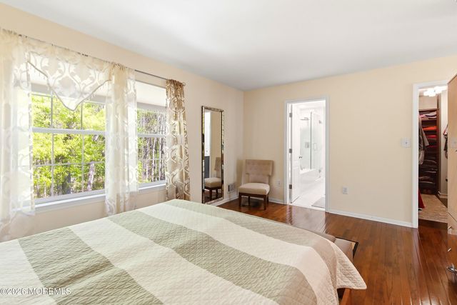 16 Samantha Drive, Morganville, NJ 07751