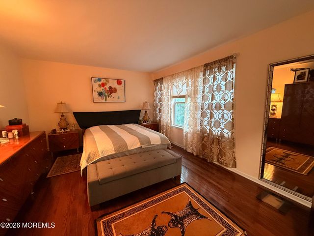 16 Samantha Drive, Morganville, NJ 07751