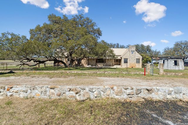 0008 Clearwater, Comfort, TX 78013