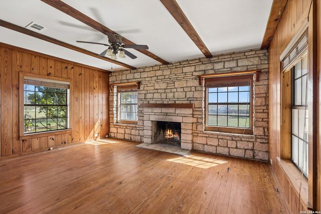 0008 Clearwater, Comfort, TX 78013