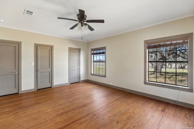 0008 Clearwater, Comfort, TX 78013