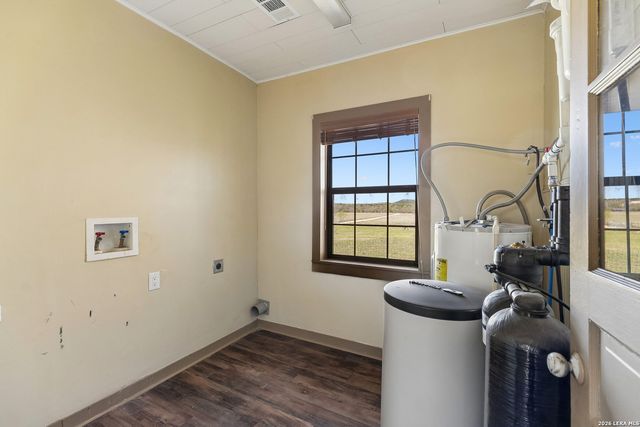 0008 Clearwater, Comfort, TX 78013