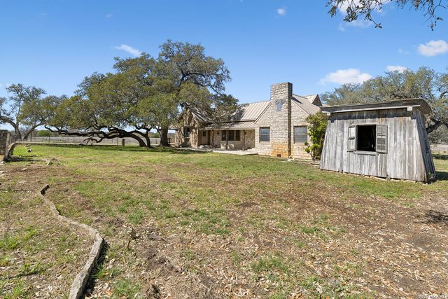 0008 Clearwater, Comfort, TX 78013
