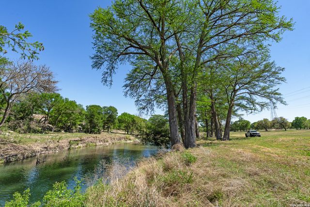 0008 Clearwater, Comfort, TX 78013