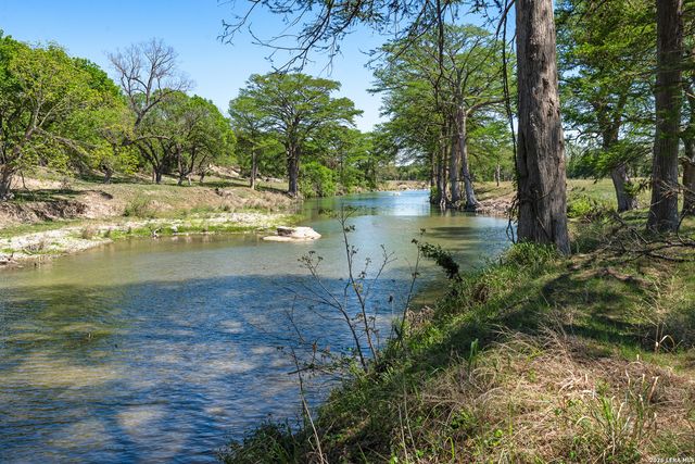 0008 Clearwater, Comfort, TX 78013