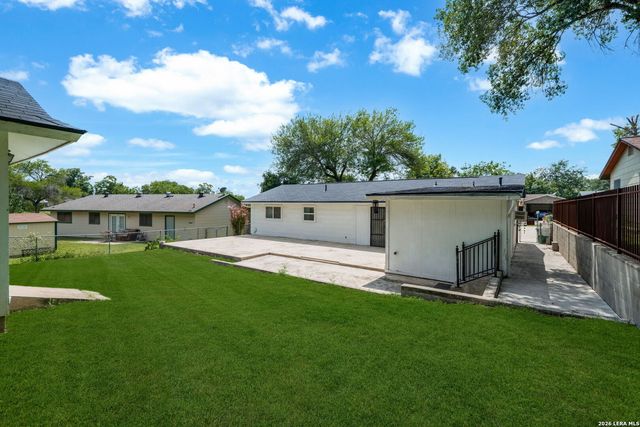 3010 DALL TRL, San Antonio, TX 78228