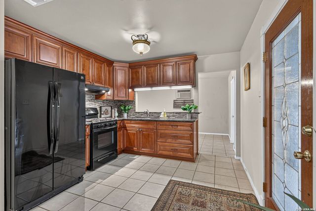 3010 DALL TRL, San Antonio, TX 78228