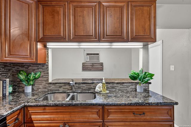 3010 DALL TRL, San Antonio, TX 78228