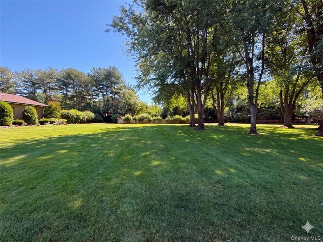 173 Knolls Drive 173, Stony Brook, NY 11790