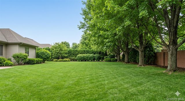 173 Knolls Drive 173, Stony Brook, NY 11790