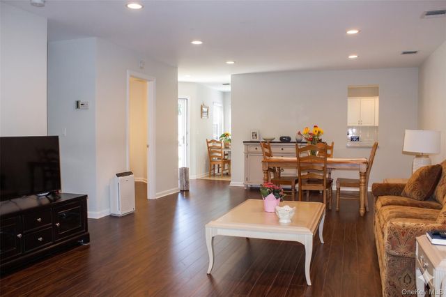 173 Knolls Drive 173, Stony Brook, NY 11790