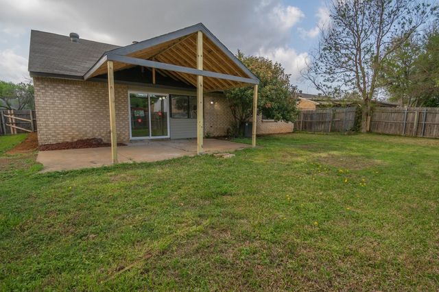 3825 Hackberry Lane, Bedford, TX 76021