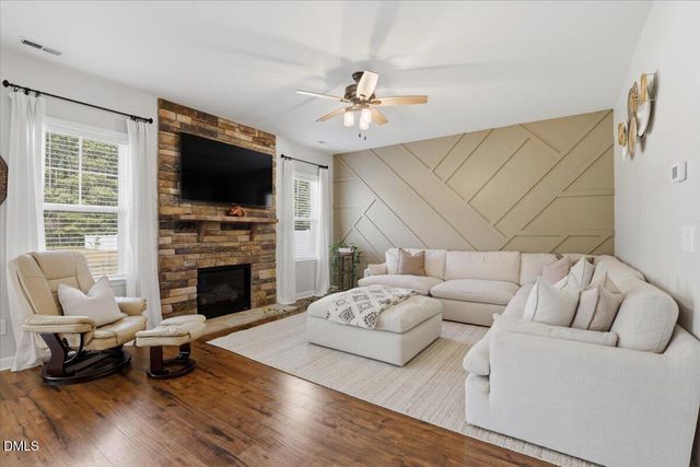 136 Fallingbrook Drive, Kenly, NC 27542