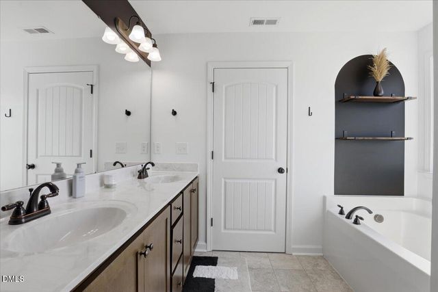 136 Fallingbrook Drive, Kenly, NC 27542