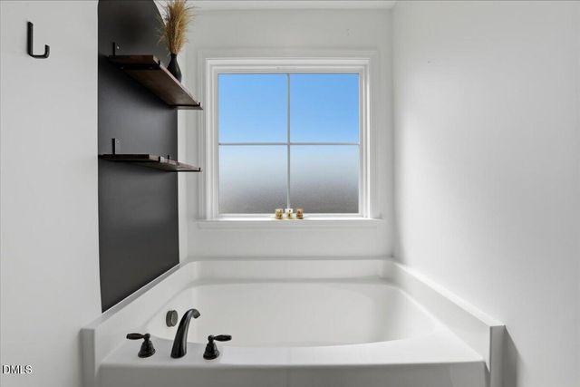 136 Fallingbrook Drive, Kenly, NC 27542