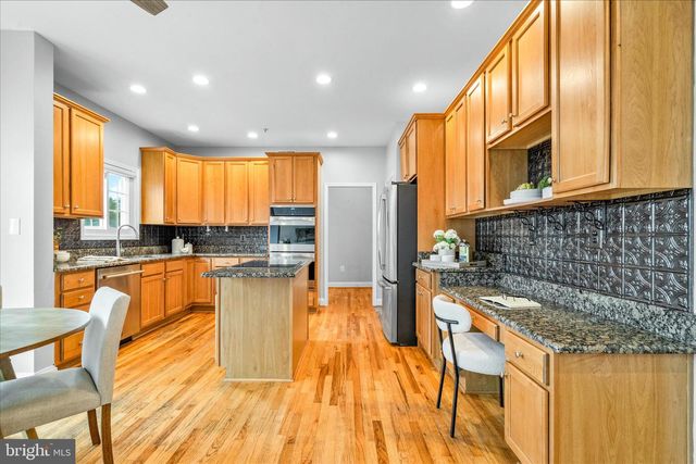 23813 ECHO CREEK, Gaithersburg, MD 20882