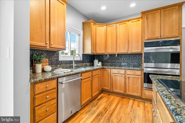 23813 ECHO CREEK, Gaithersburg, MD 20882