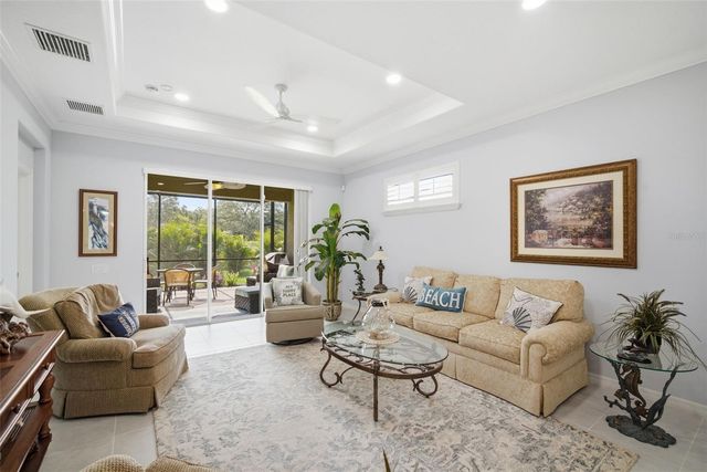 8111 PINE CREST STREET, Seminole, FL 33777