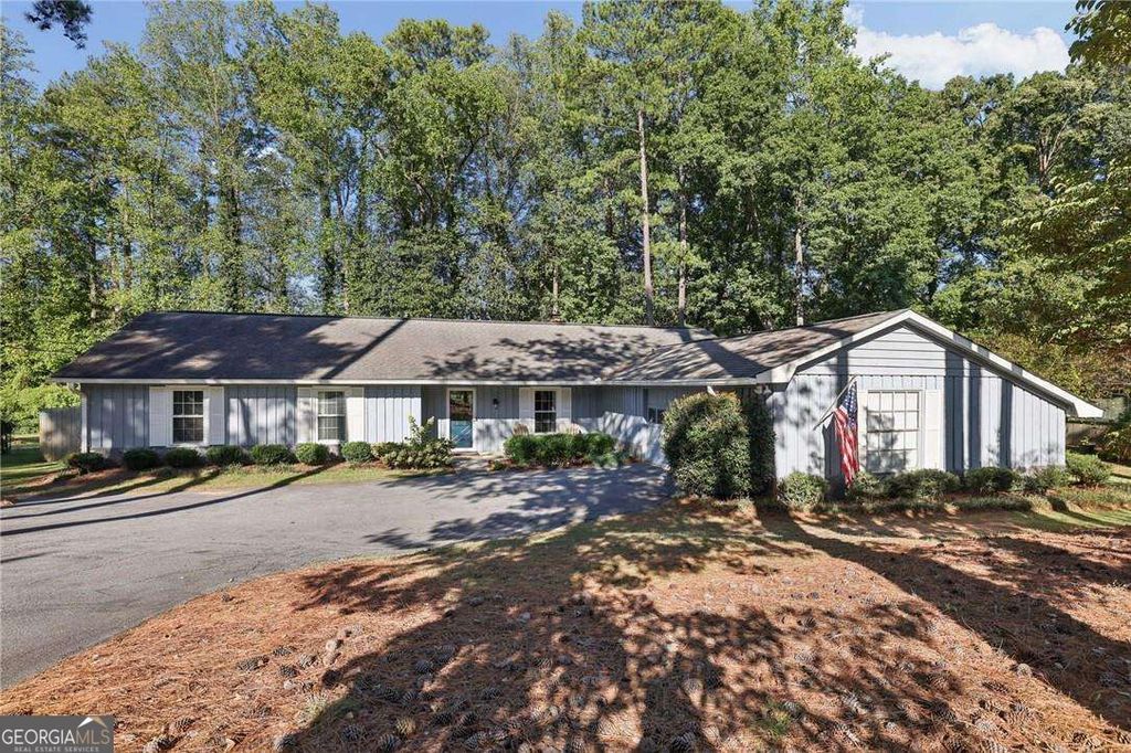 2862 Dunnington Circle, Atlanta, GA 30341 — photo 2