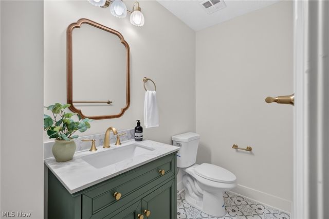 722 Jaycox Road, Avon Lake, OH 44012