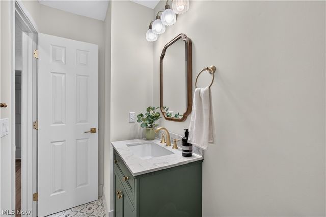 722 Jaycox Road, Avon Lake, OH 44012