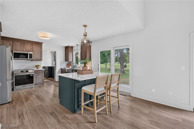 722 Jaycox Road, Avon Lake, OH 44012