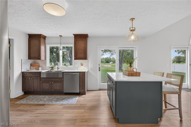 722 Jaycox Road, Avon Lake, OH 44012
