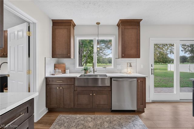 722 Jaycox Road, Avon Lake, OH 44012